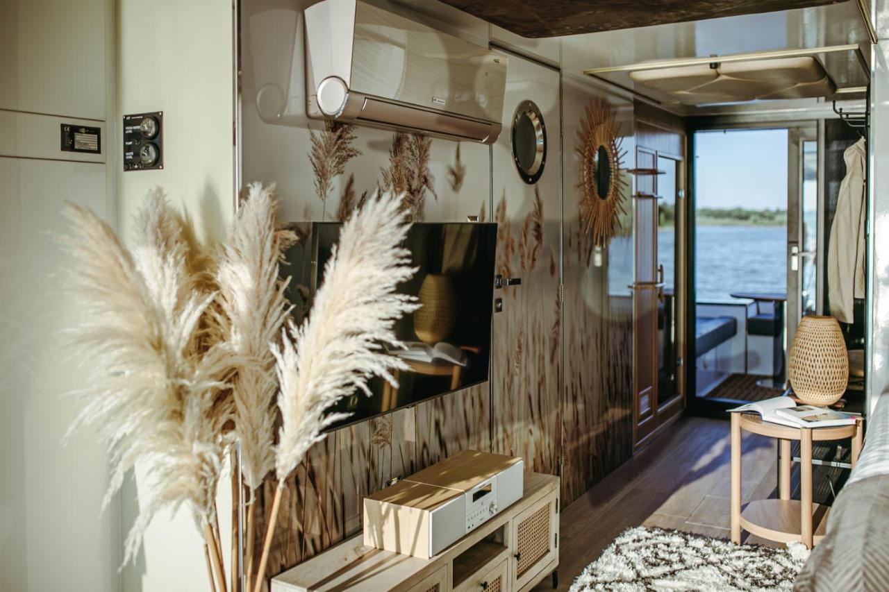 Отель Myhouseboat 2 Мербише-ам-Зее Экстерьер фото